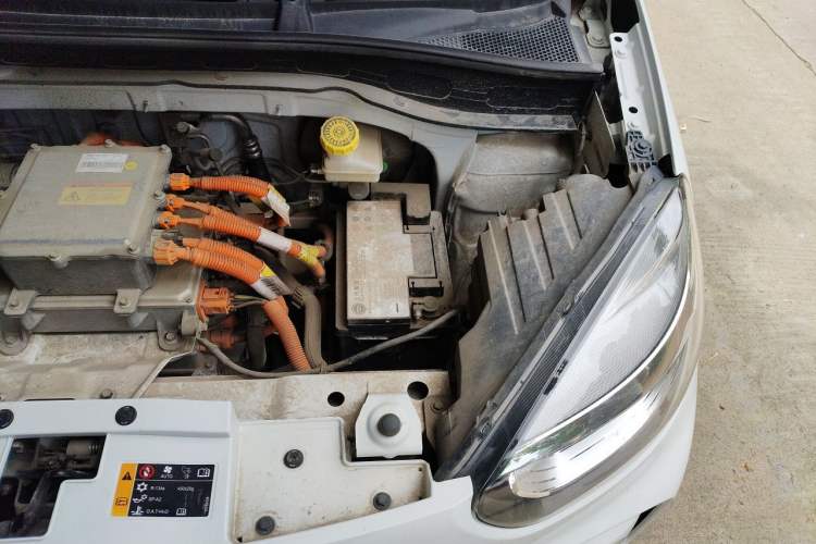 Used Roewe Clever 2021 302km All-Round Version Engine Bay Left