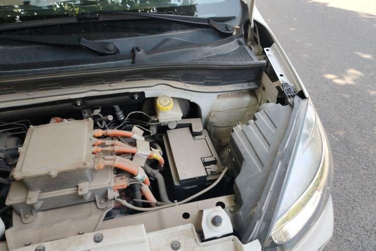 Used Roewe Clever 2021 302km All-Round Version Engine Bay Left