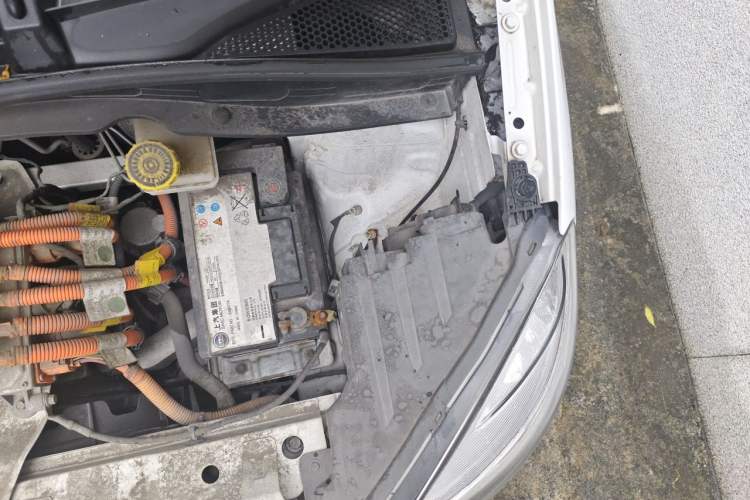 Used Roewe Clever 2021 302km All-Round Version Engine Bay Left