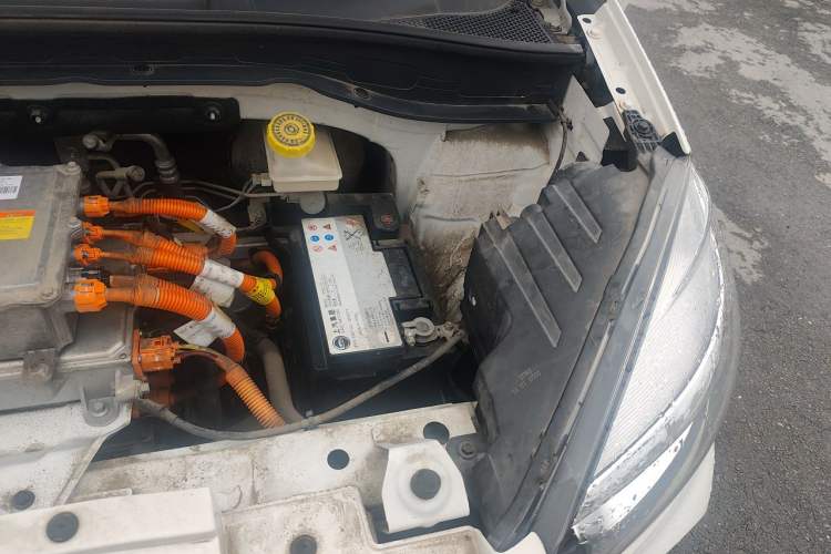 Used Roewe Clever 2021 302km All-Round Version Engine Bay Left