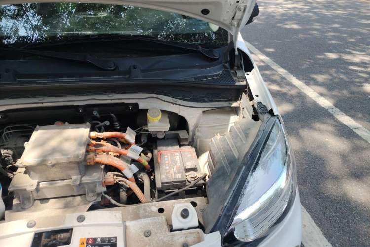 Used Roewe Clever 2021 302km All-Round Version Engine Bay Left