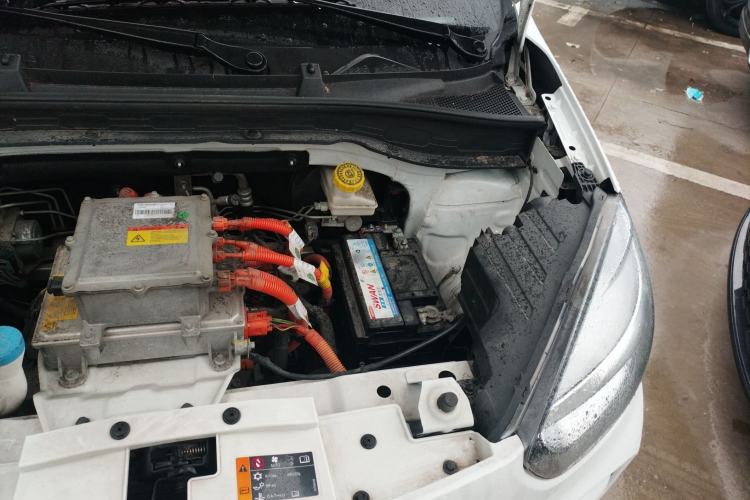 Used Roewe Clever 2021 302km All-Round Version Engine Bay Left