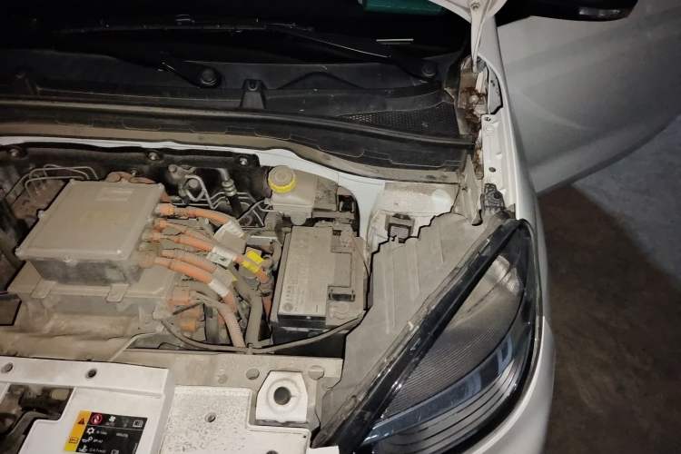 Used Roewe Clever 2021 302km All-Round Version Engine Bay Left