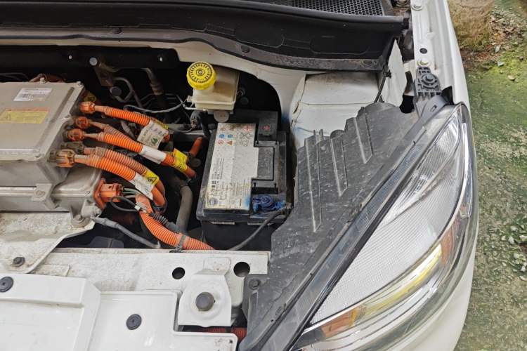 Used Roewe Clever 2021 302km All-Round Version Engine Bay Left