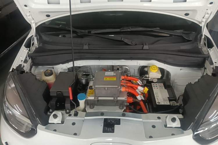 Used Roewe Clever 2021 302 km New Four-Seater Super-Efficient Version Engine Bay