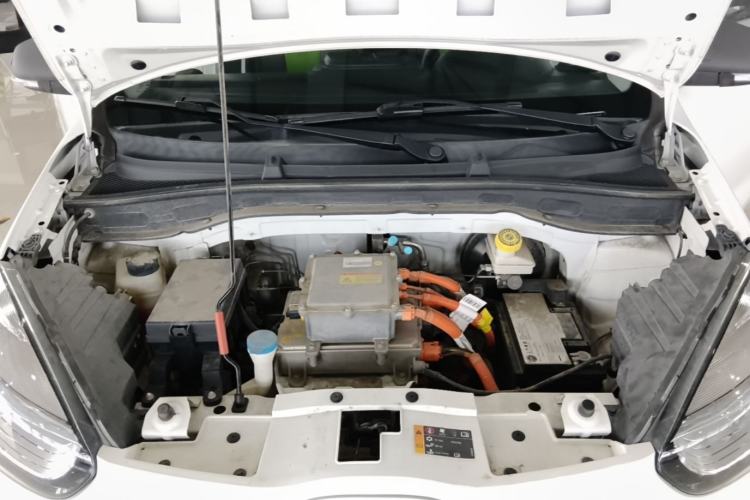 Used Roewe Clever 2021 302 km New Four-Seater Super-Efficient Version Engine Bay
