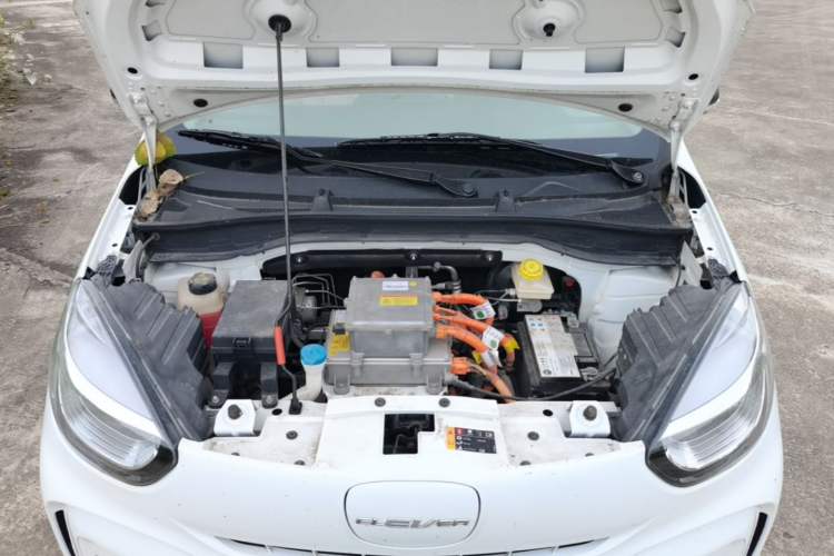 Used Roewe Clever 2021 302 km New Four-Seater Super-Efficient Version Engine Bay