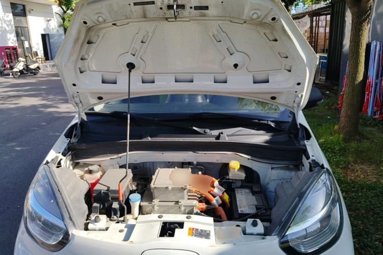 Used Roewe Clever 2021 302 km New Four-Seater Super-Efficient Version Engine Bay