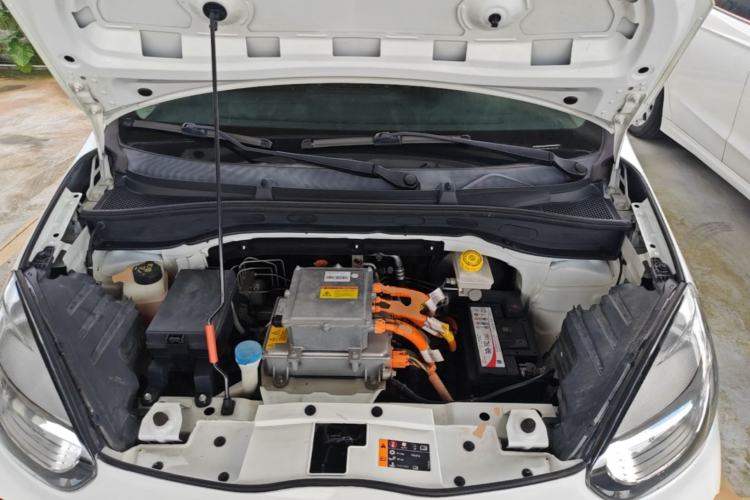 Used Roewe Clever 2021 302 km New Four-Seater Super-Efficient Version Engine Bay