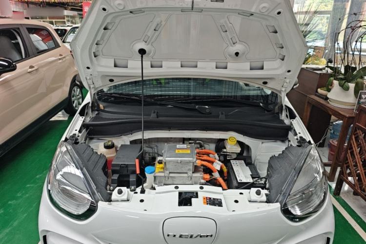 Used Roewe Clever 2021 302 km New Four-Seater Super-Efficient Version Engine Bay