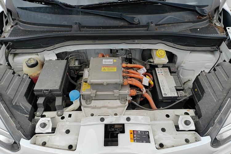 Used Roewe Clever 2021 302 km New Four-Seater Super-Efficient Version Engine Bay