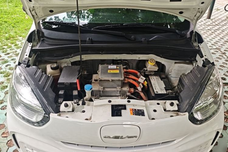 Used Roewe Clever 2021 302 km New Four-Seater Super-Efficient Version Engine Bay