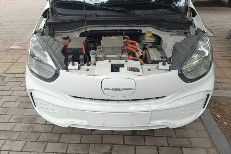 Used Roewe Clever 2021 302 km New Four-Seater Super-Efficient Version Engine Bay