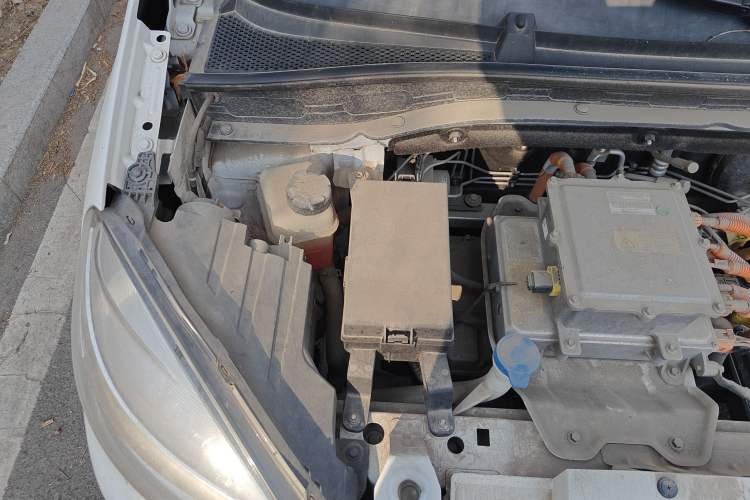 Used Roewe Clever 2021 302km All-Round Version Engine Bay Right