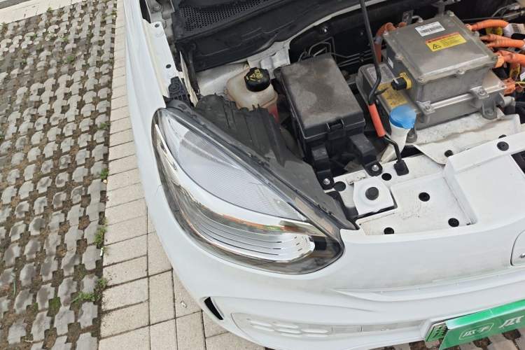 Used Roewe Clever 2021 302km All-Round Version Engine Bay Right