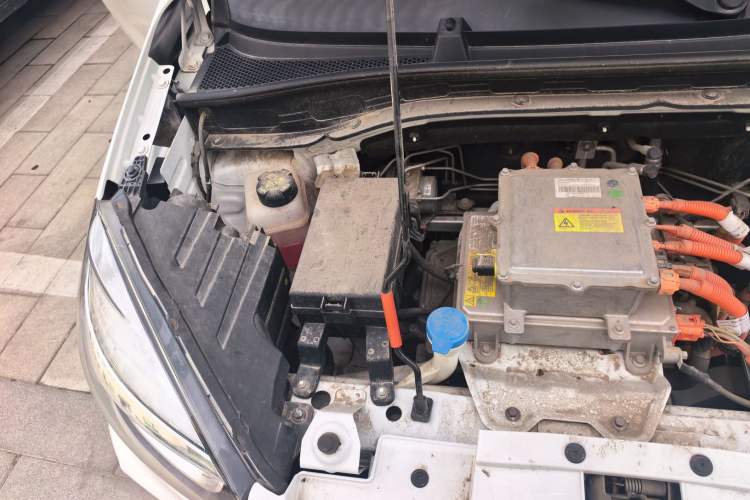 Used Roewe Clever 2021 302km All-Round Version Engine Bay Right