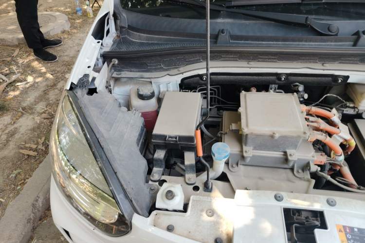 Used Roewe Clever 2021 302km All-Round Version Engine Bay Right