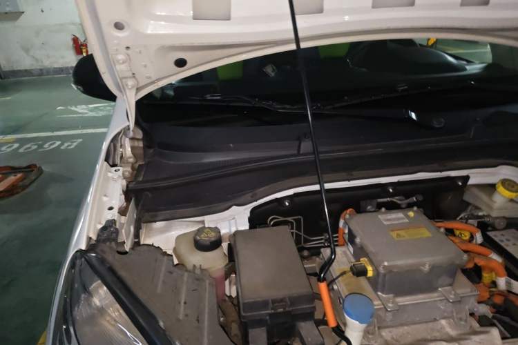 Used Roewe Clever 2021 302km All-Round Version Engine Bay Right