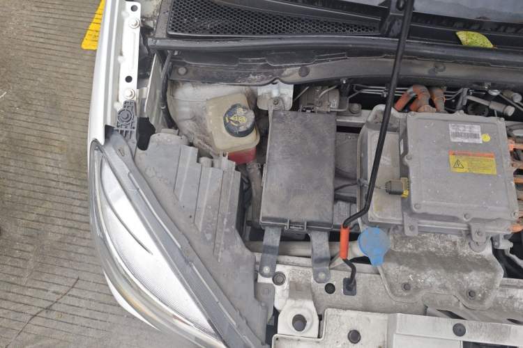 Used Roewe Clever 2021 302km All-Round Version Engine Bay Right
