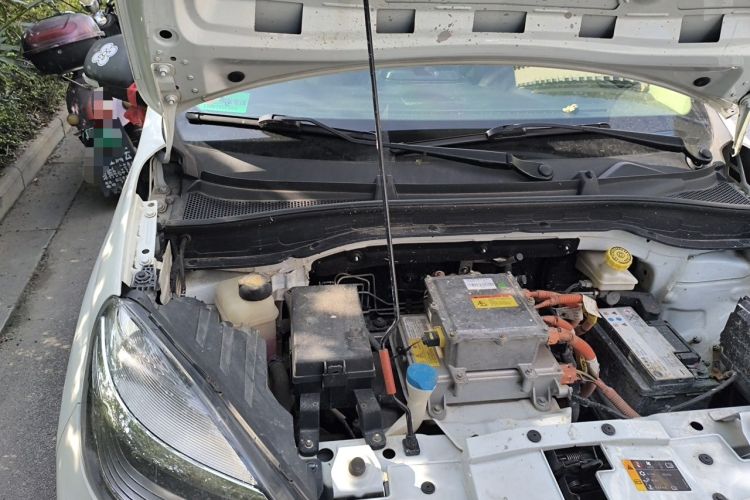 Used Roewe Clever 2021 302km All-Round Version Engine Bay Right