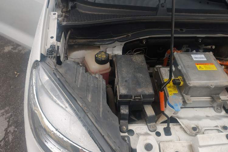 Used Roewe Clever 2021 302km All-Round Version Engine Bay Right
