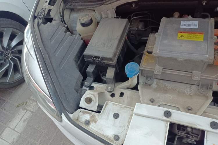 Used Roewe Clever 2021 302 km New Four-Seater Super-Efficient Version Engine Bay Right
