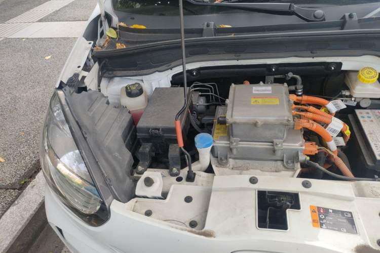 Used Roewe Clever 2021 302km All-Round Version Engine Bay Right