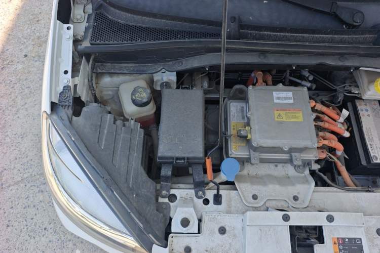 Used Roewe Clever 2021 302km All-Round Version Engine Bay Right