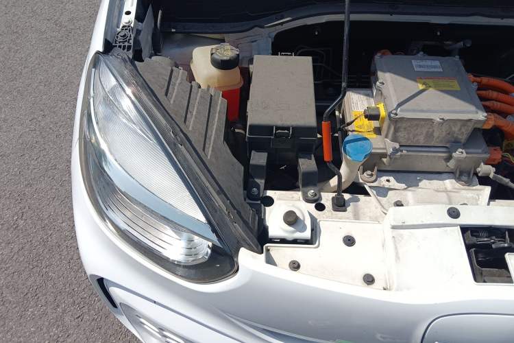 Used Roewe Clever 2021 302km All-Round Version Engine Bay Right