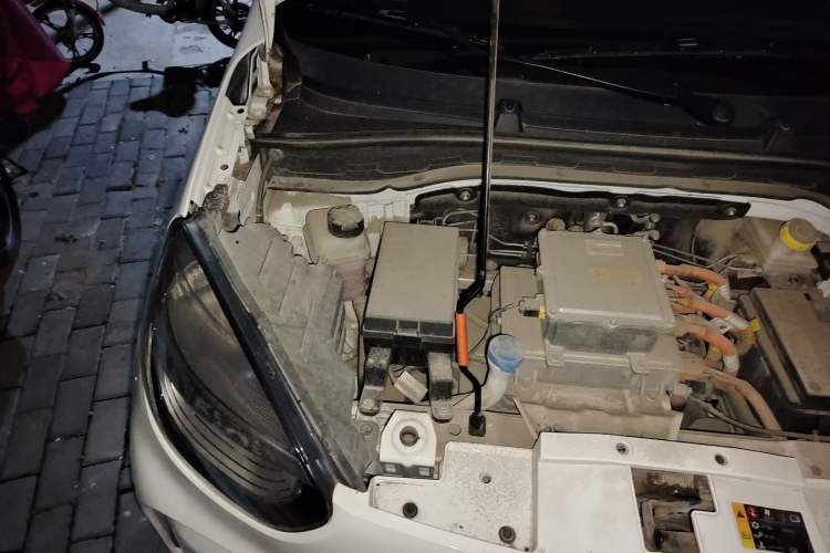 Used Roewe Clever 2021 302km All-Round Version Engine Bay Right