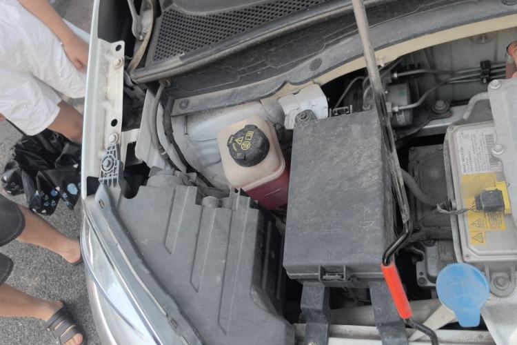 Used Roewe Clever 2021 302 km New Four-Seater Super-Efficient Version Engine Bay Right