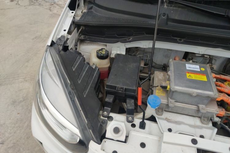 Used Roewe Clever 2021 302 km New Four-Seater Super-Efficient Version Engine Bay Right