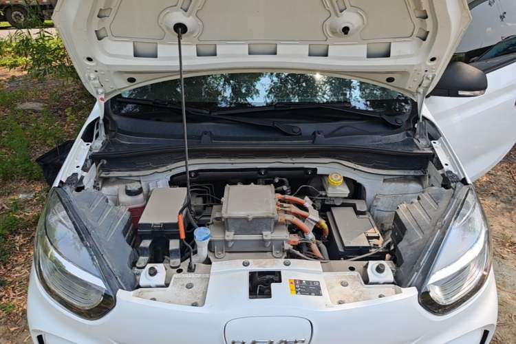 Used Roewe Clever 2021 302km All-Round Version Engine Bay