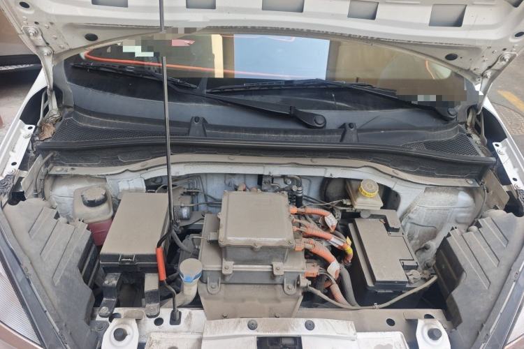 Used Roewe Clever 2021 302 km New Four-Seater Super-Efficient Version Engine Bay
