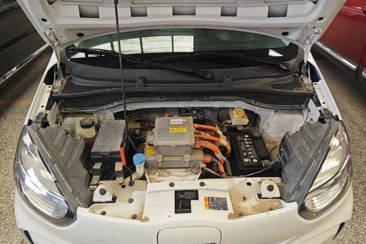 Used Roewe Clever 2021 302 km New Four-Seater Super-Efficient Version Engine Bay
