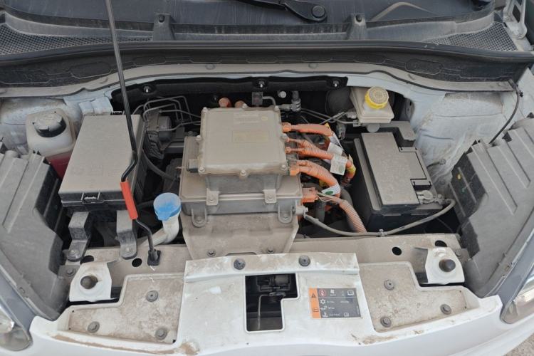 Used Roewe Clever 2021 302 km New Four-Seater Super-Efficient Version Engine Bay