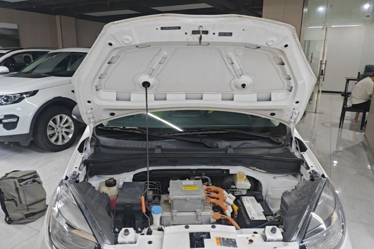 Used Roewe Clever 2021 302 km New Four-Seater Super-Efficient Version Engine Bay