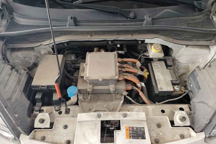 Used Roewe Clever 2021 302 km New Four-Seater Super-Efficient Version Engine Bay