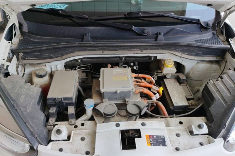 Used Roewe Clever 2021 302 km New Four-Seater Super-Efficient Version Engine Bay