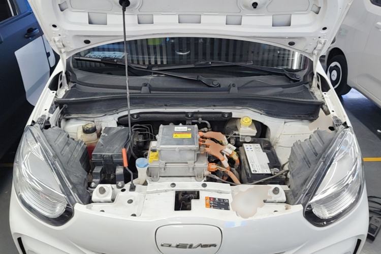 Used Roewe Clever 2021 302 km New Four-Seater Super-Efficient Version Engine Bay