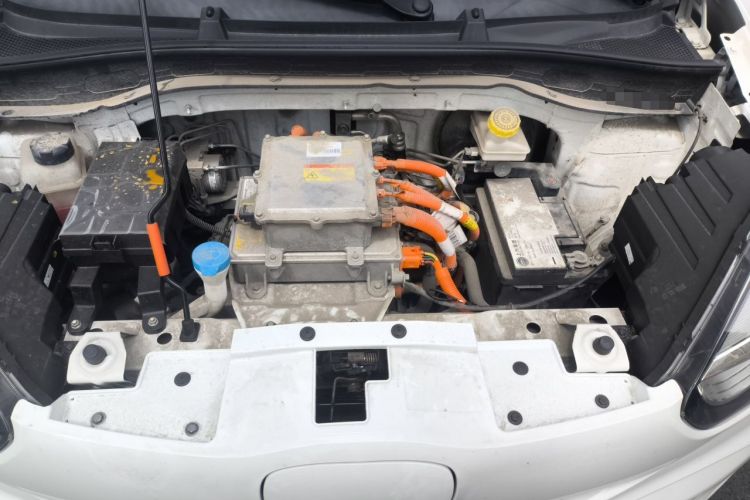 Used Roewe Clever 2021 302 km New Four-Seater Super-Efficient Version Engine Bay