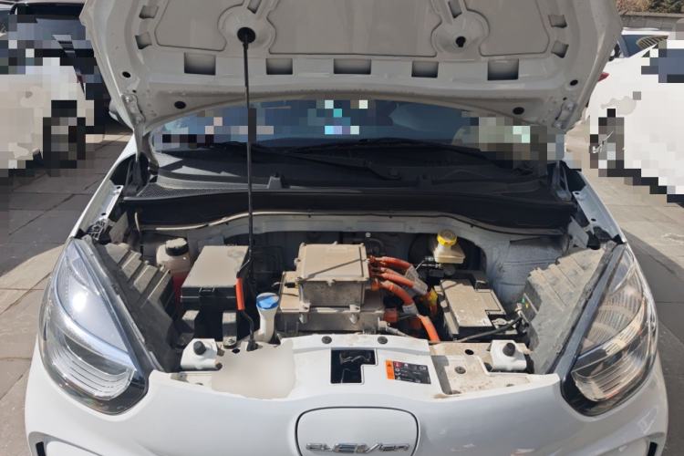 Used Roewe Clever 2021 302 km New Four-Seater Super-Efficient Version Engine Bay