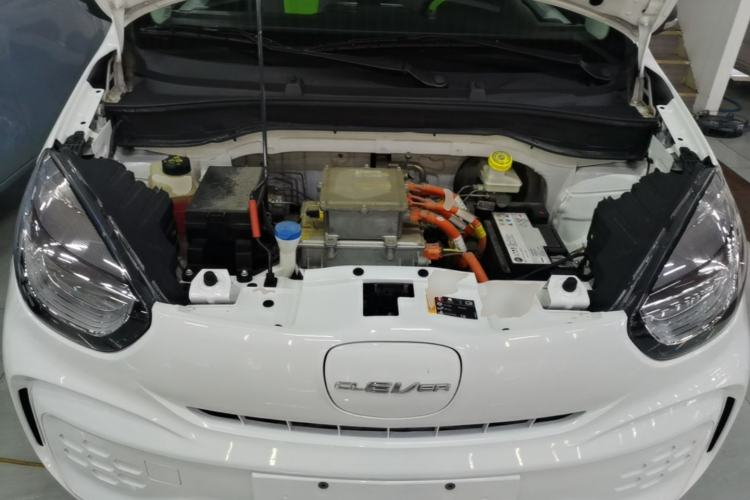 Used Roewe Clever 2021 302 km New Four-Seater Super-Efficient Version Engine Bay