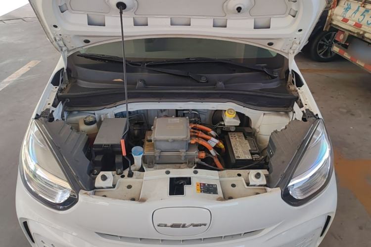 Used Roewe Clever 2021 302 km New Four-Seater Super-Efficient Version Engine Bay