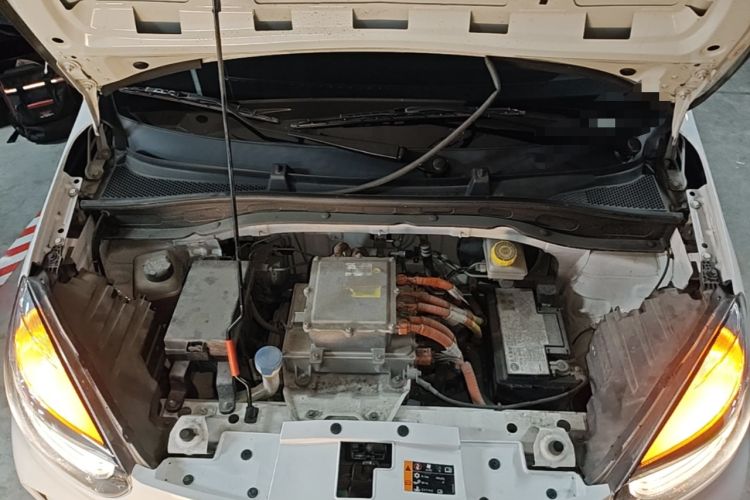 Used Roewe Clever 2021 302 km New Four-Seater Super-Efficient Version Engine Bay