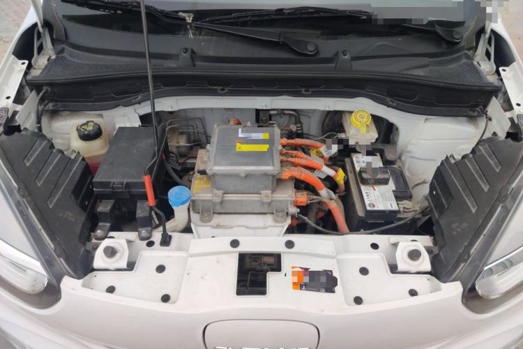 Used Roewe Clever 2021 302 km New Four-Seater Super-Efficient Version Engine Bay