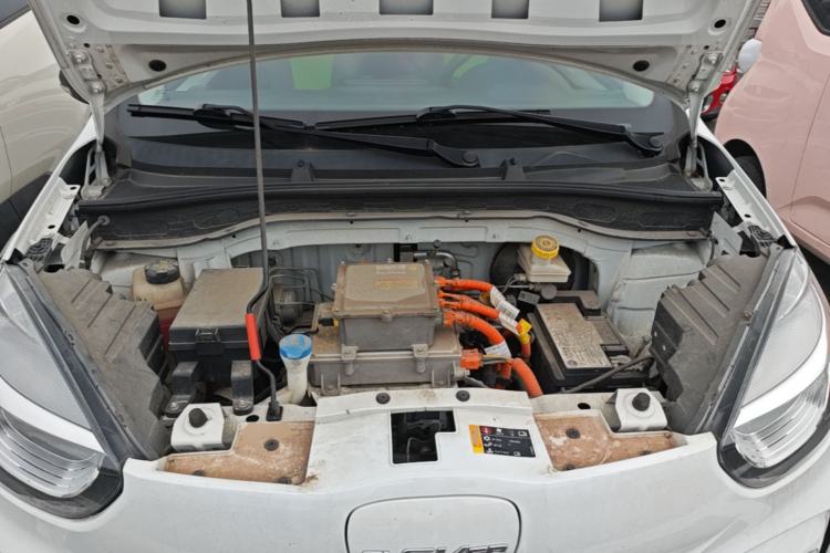 Used Roewe Clever 2021 302 km New Four-Seater Super-Efficient Version Engine Bay