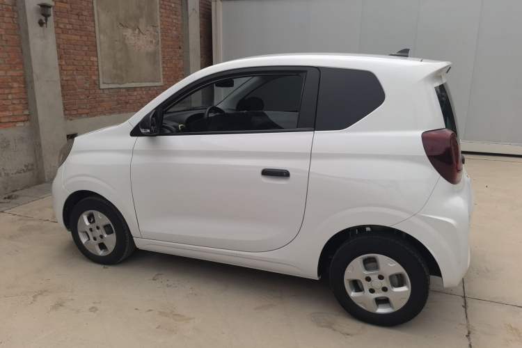 Used Roewe Clever 2021 302 km New Four-Seater Super-Efficient Version Exterior 1