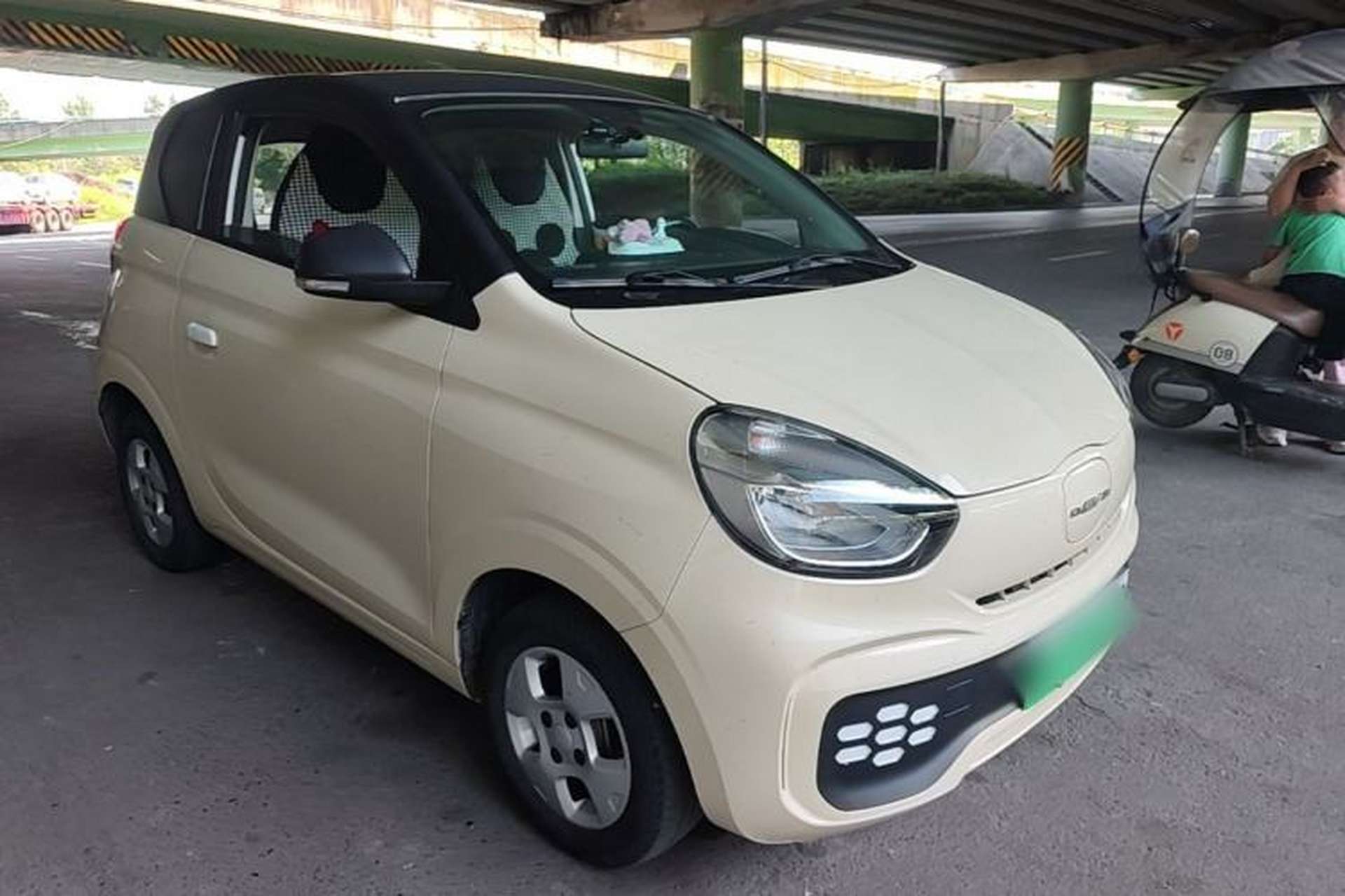 Used Roewe Clever 2021 302 km New Four-Seater Super-Efficient Version Exterior 1