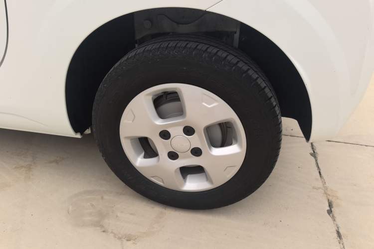 Used Roewe Clever 2021 302 km New Four-Seater Super-Efficient Version Exterior 2